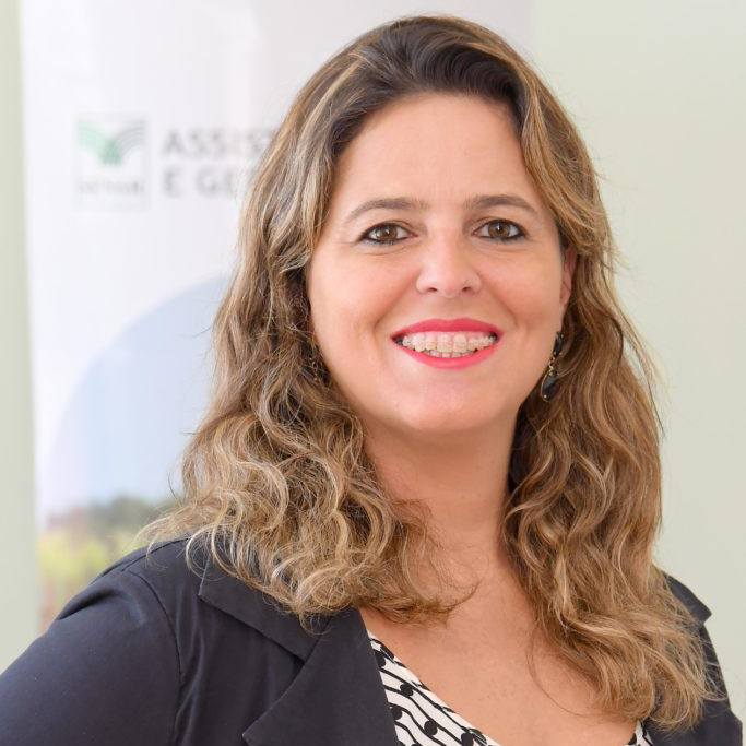 “Através da ExpoSul, que tem uma vertente técnica, vemos a possibilidade de oferecer minicursos, treinamentos, palestras, workshops, que cumprem a missão da nossa instituição: levar mais conhecimento para o campo”. Letícia Toniato Simões, Superintendente do Senar -ES